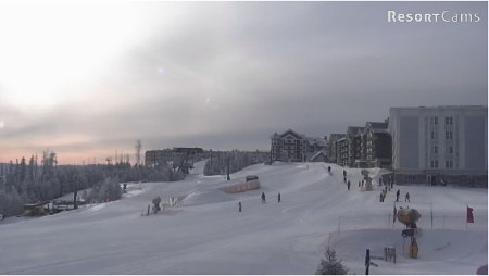 Current conditions at Snowshoe Ski Resort.